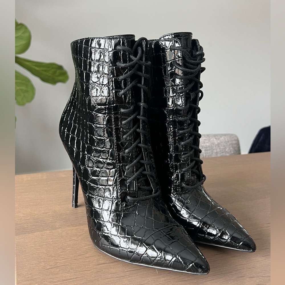 Aldo Black Croc-Embossed Lace-Up Ankle Boots sz 7.5 38 new